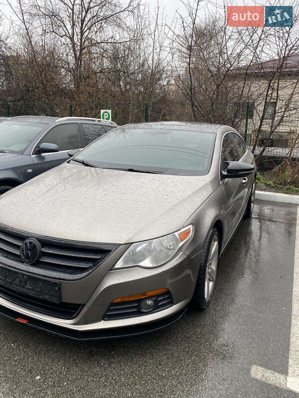 Купе Volkswagen CC / Passat CC 2011 в 