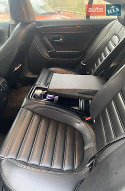 Купе Volkswagen CC / Passat CC 2011 в 