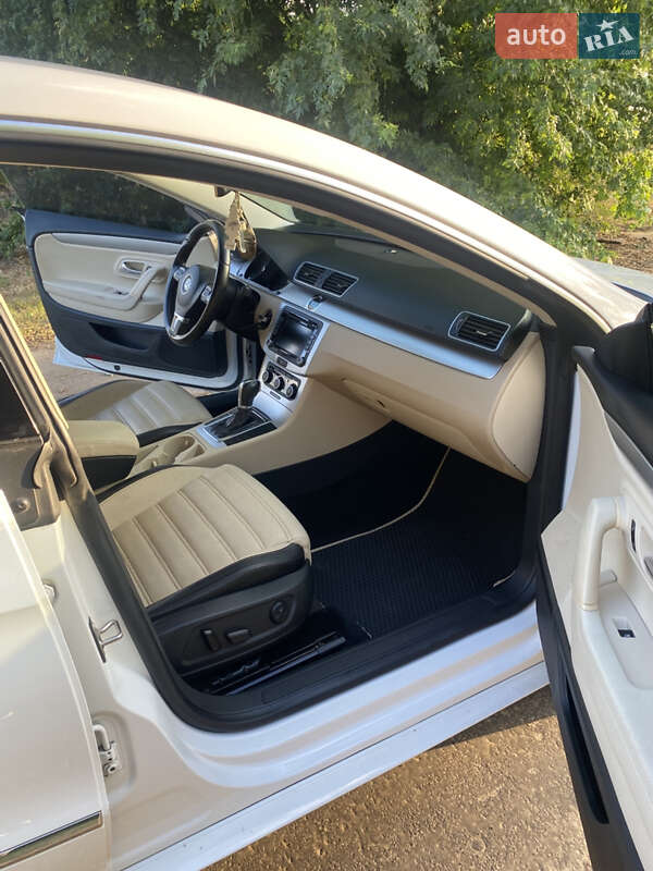 Купе Volkswagen CC / Passat CC 2012 в Борисполе