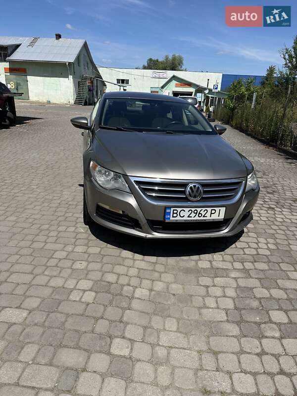 Купе Volkswagen CC / Passat CC 2011 в Львові