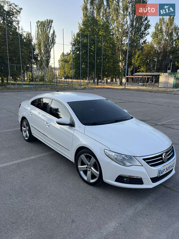 Купе Volkswagen CC / Passat CC 2011 в 