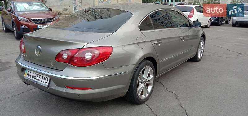 Купе Volkswagen CC / Passat CC 2010 в Києві
