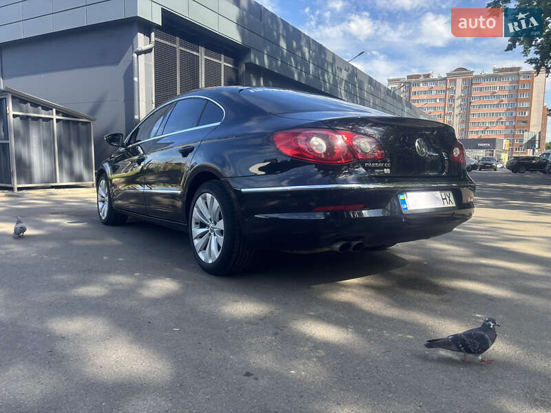 Купе Volkswagen CC / Passat CC 2011 в Киеве