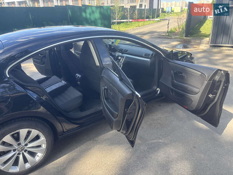 Купе Volkswagen CC / Passat CC 2011 в Киеве