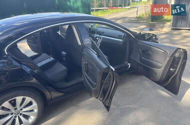 Купе Volkswagen CC / Passat CC 2011 в 