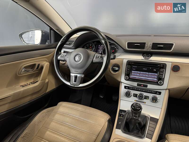 Купе Volkswagen CC / Passat CC 2013 в Києві