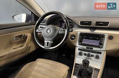 Купе Volkswagen CC / Passat CC 2013 в 