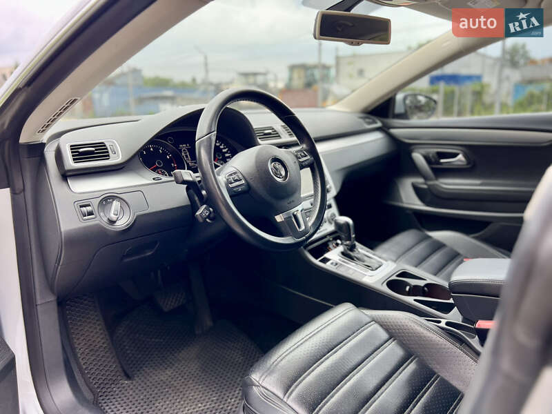 Купе Volkswagen CC / Passat CC 2013 в Киеве