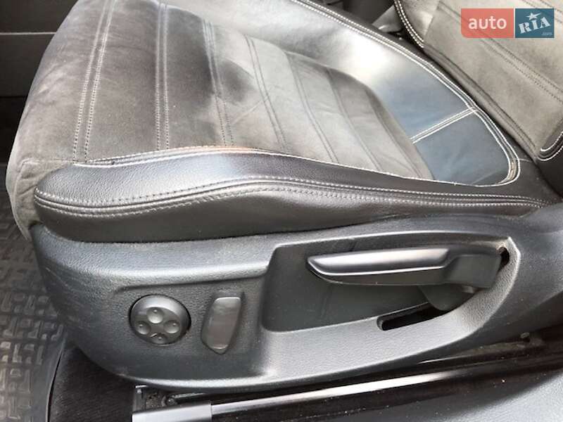 Купе Volkswagen CC / Passat CC 2013 в Запоріжжі