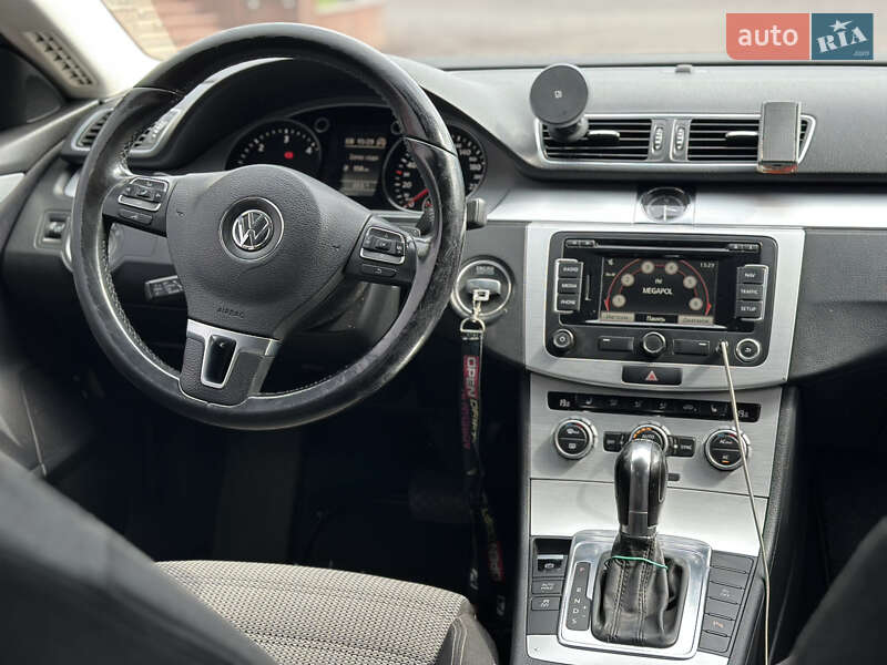 Купе Volkswagen CC / Passat CC 2012 в Дніпрі