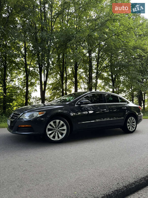 Купе Volkswagen CC / Passat CC 2011 в Киеве