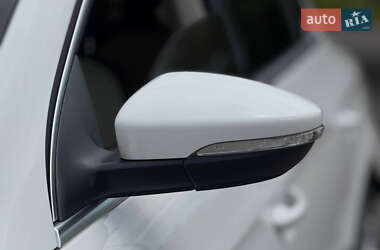 Купе Volkswagen CC / Passat CC 2012 в 