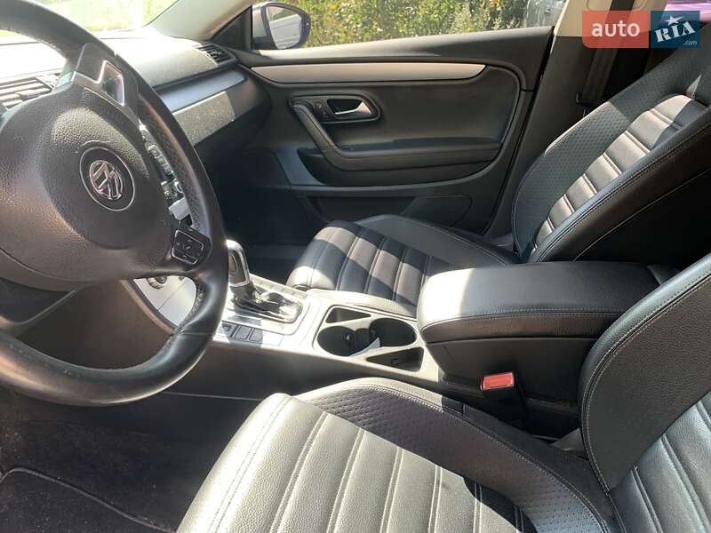 Купе Volkswagen CC / Passat CC 2012 в Киеве