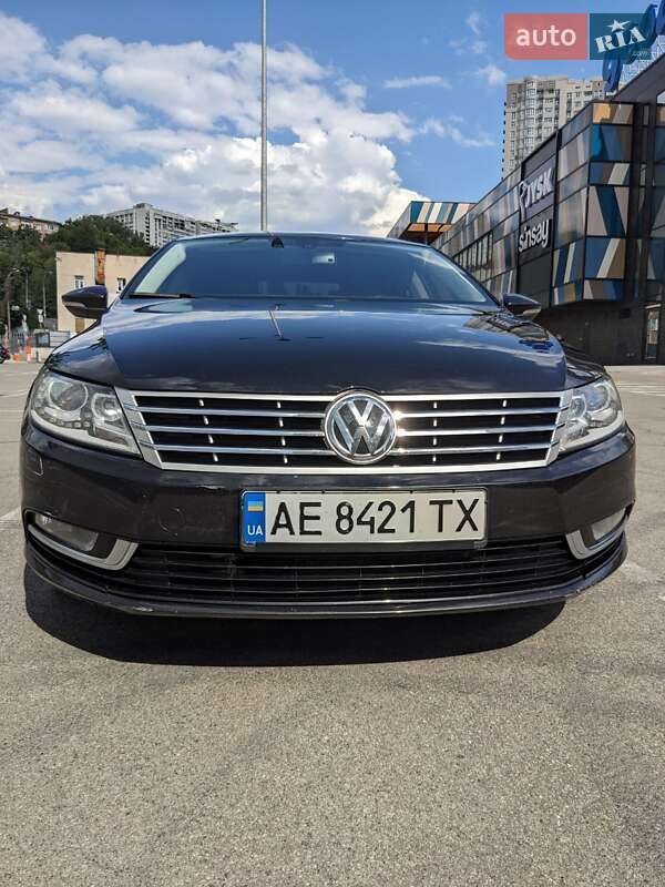 Купе Volkswagen CC / Passat CC 2014 в Киеве