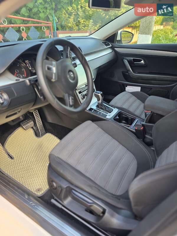 Купе Volkswagen CC / Passat CC 2012 в Умани