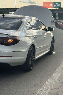 Купе Volkswagen CC / Passat CC 2011 в 