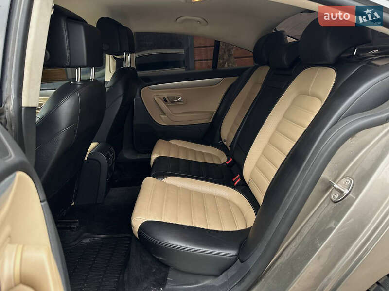 Купе Volkswagen CC / Passat CC 2012 в Шептицькому