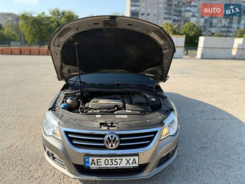 Купе Volkswagen CC / Passat CC 2011 в Дніпрі