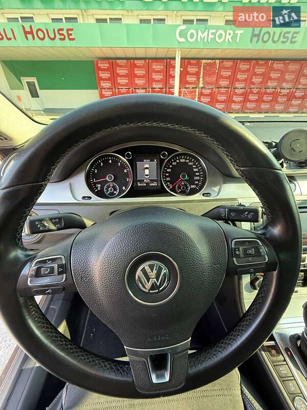 Купе Volkswagen CC / Passat CC 2011 в Дніпрі
