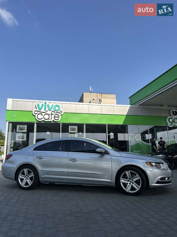 Купе Volkswagen CC / Passat CC 2012 в Києві