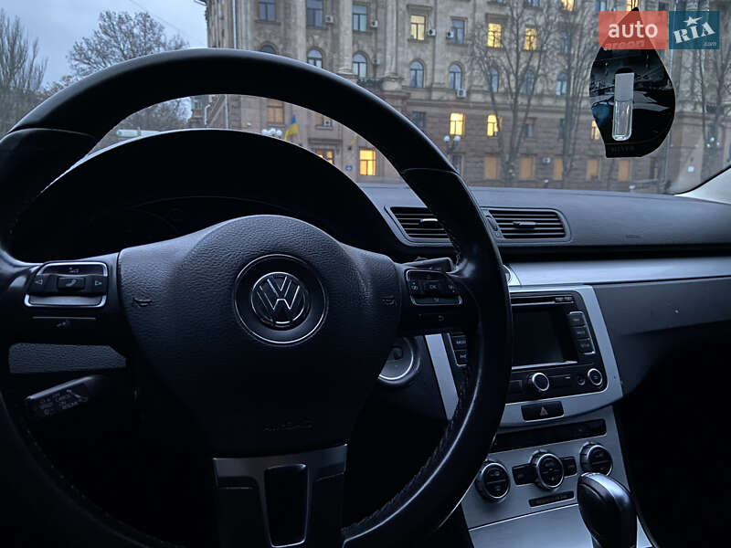 Купе Volkswagen CC / Passat CC 2012 в Миколаєві
