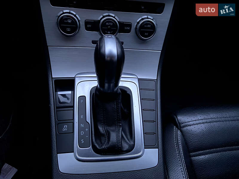 Купе Volkswagen CC / Passat CC 2012 в Миколаєві
