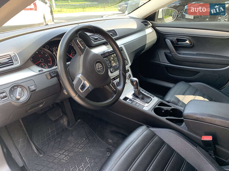 Купе Volkswagen CC / Passat CC 2012 в Киеве