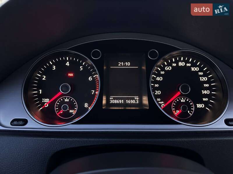 Купе Volkswagen CC / Passat CC 2013 в Львове
