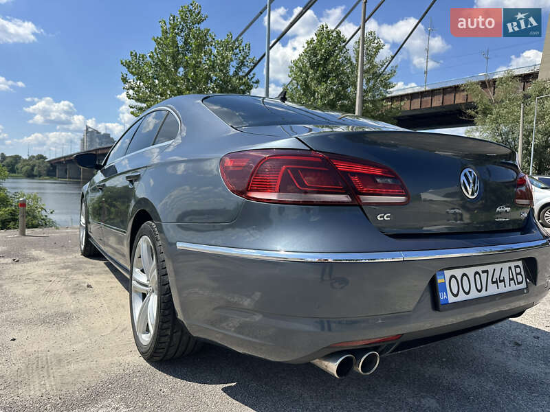 Купе Volkswagen CC / Passat CC 2012 в Киеве