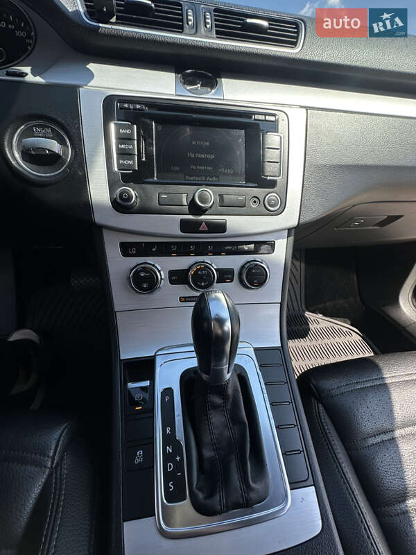 Купе Volkswagen CC / Passat CC 2012 в Киеве