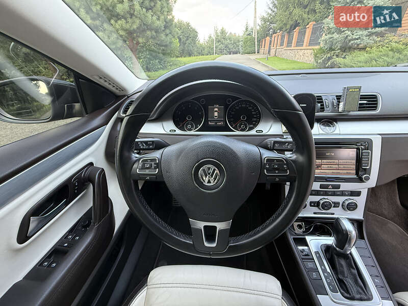 Купе Volkswagen CC / Passat CC 2012 в Киеве