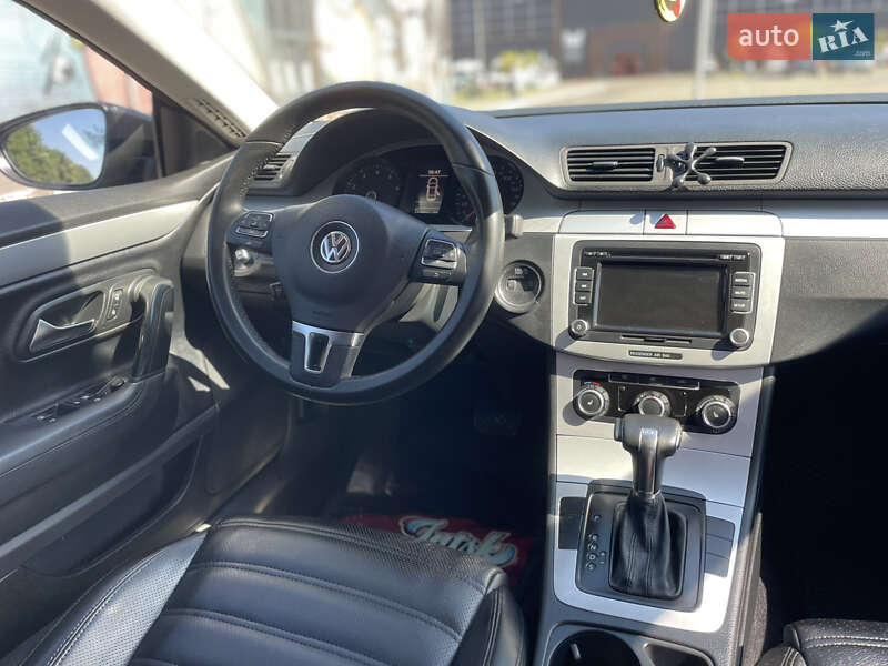Купе Volkswagen CC / Passat CC 2010 в Луцьку