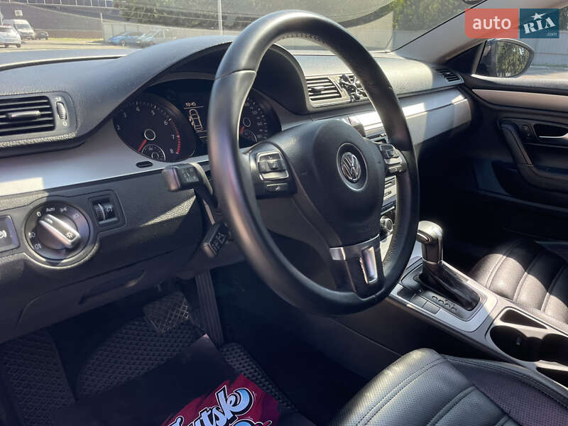 Купе Volkswagen CC / Passat CC 2010 в Луцьку