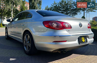 Купе Volkswagen CC / Passat CC 2011 в 