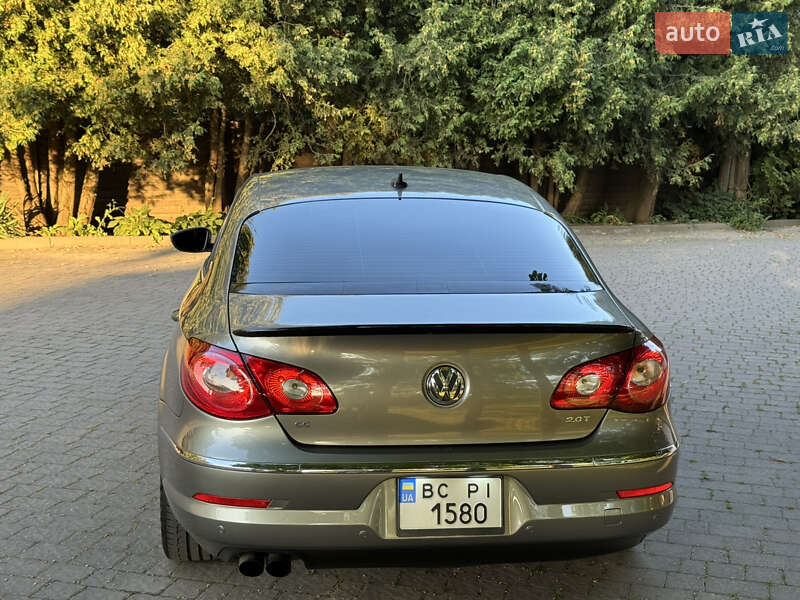 Купе Volkswagen CC / Passat CC 2010 в Брошневе-Осаде
