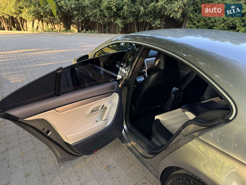 Купе Volkswagen CC / Passat CC 2010 в Брошневе-Осаде