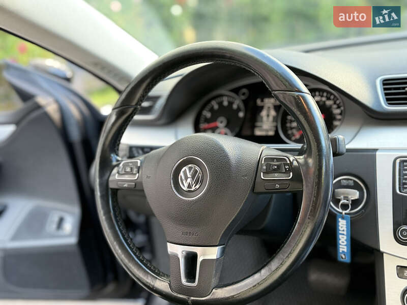 Купе Volkswagen CC / Passat CC 2015 в Києві
