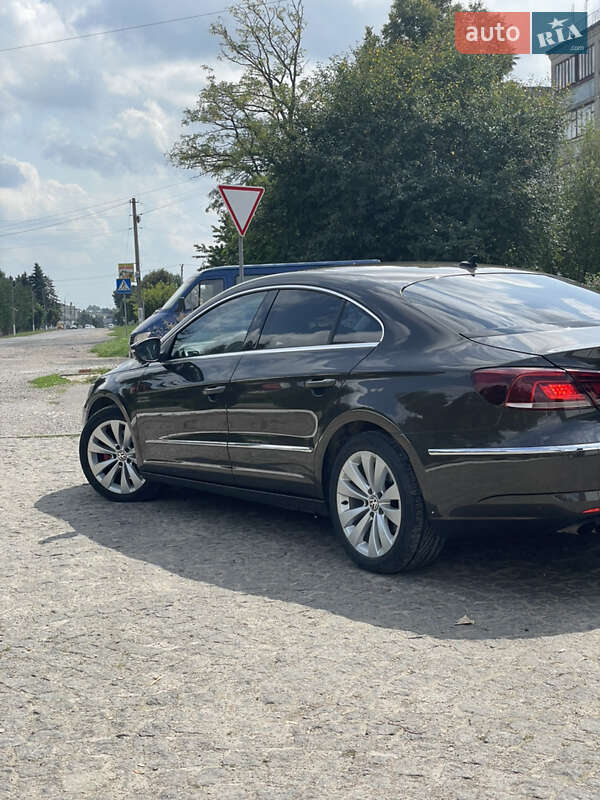 Купе Volkswagen CC / Passat CC 2012 в Тернополе