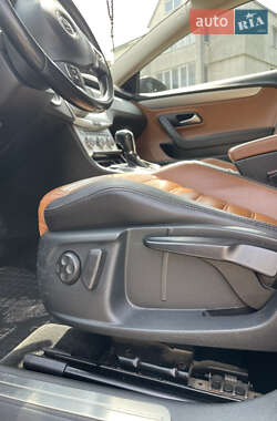 Купе Volkswagen CC / Passat CC 2012 в 