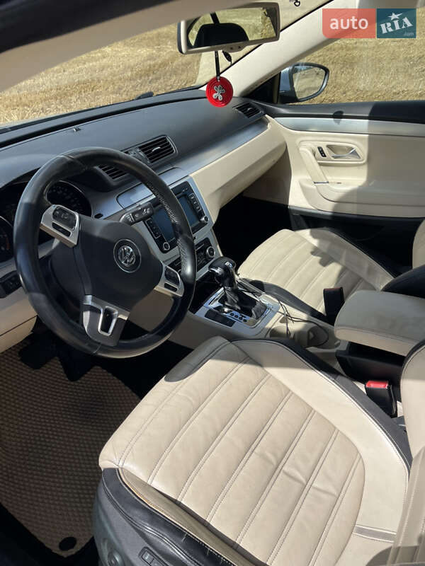 Купе Volkswagen CC / Passat CC 2009 в Жовкве