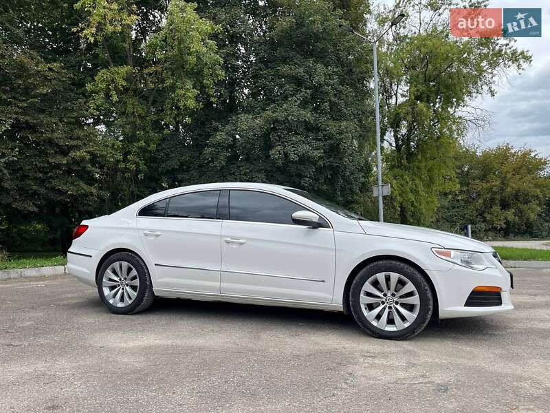 Купе Volkswagen CC / Passat CC 2011 в Борщеві