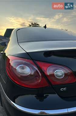 Купе Volkswagen CC / Passat CC 2011 в 