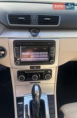 Купе Volkswagen CC / Passat CC 2011 в 