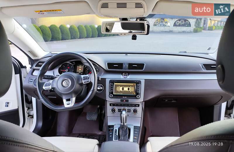 Купе Volkswagen CC / Passat CC 2013 в Львове