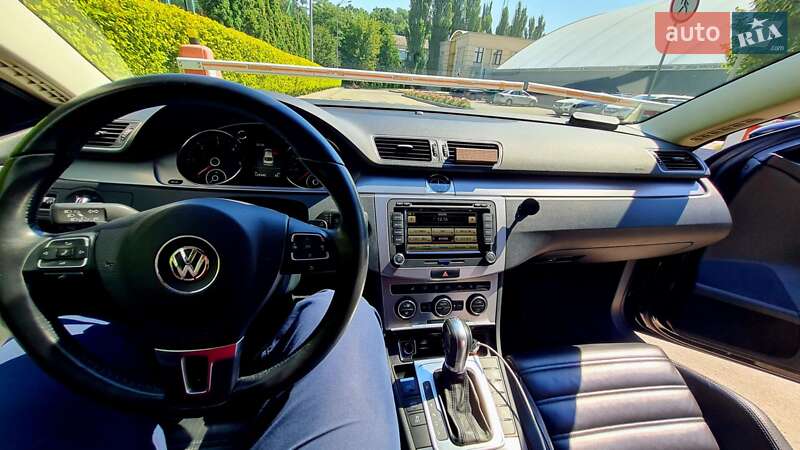 Купе Volkswagen CC / Passat CC 2015 в Киеве