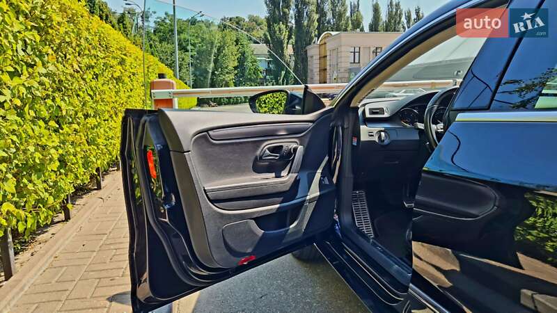 Купе Volkswagen CC / Passat CC 2015 в Киеве