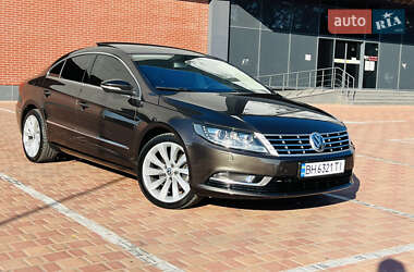 Купе Volkswagen CC / Passat CC 2012 в 