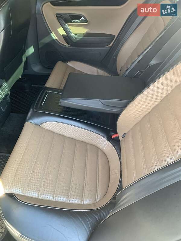 Купе Volkswagen CC / Passat CC 2010 в Красилові