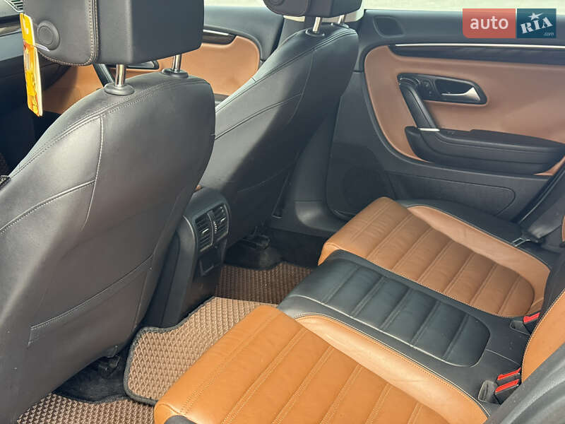 Купе Volkswagen CC / Passat CC 2014 в Вышгороде