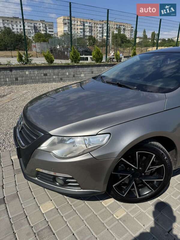Купе Volkswagen CC / Passat CC 2010 в Одесі